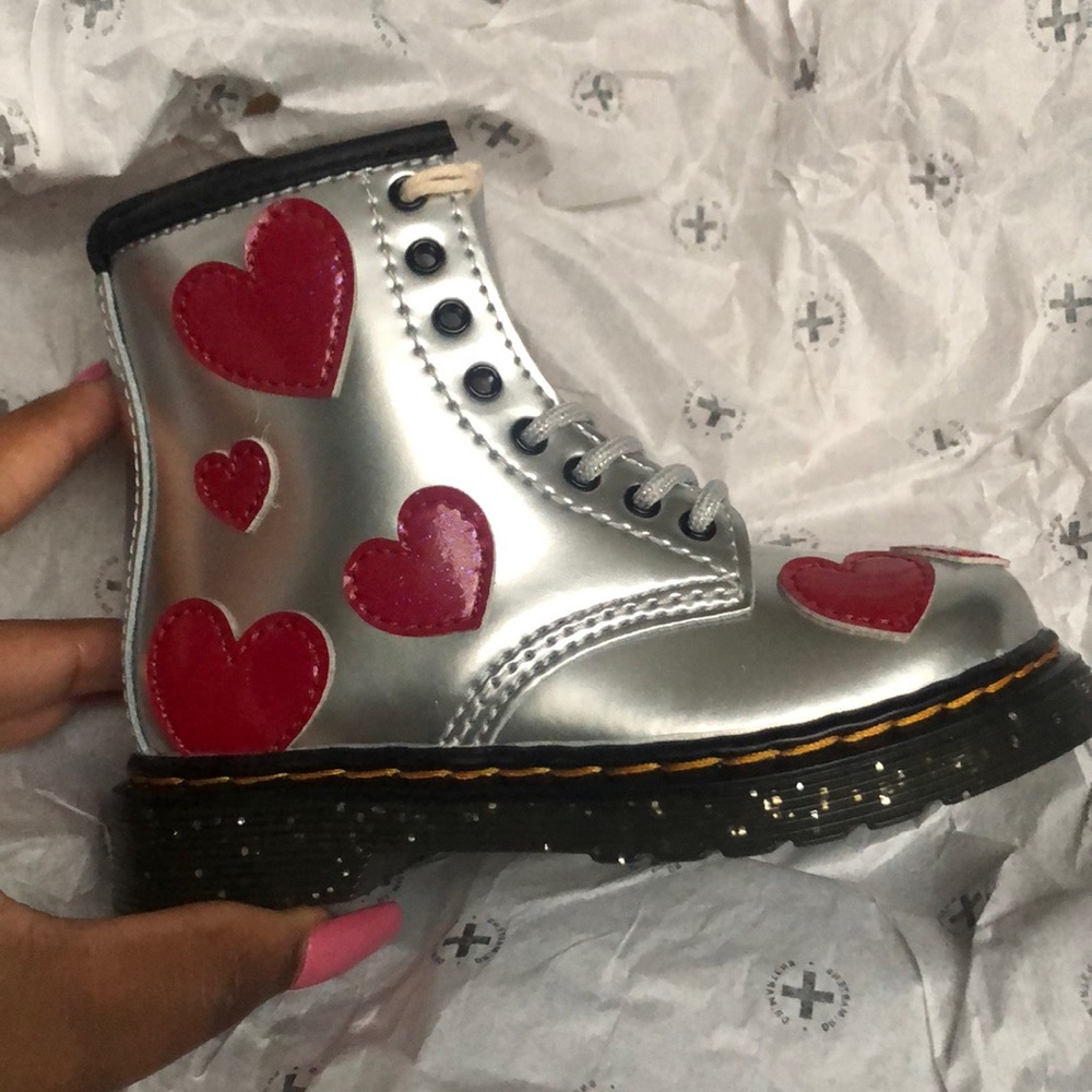 Toddler size 7 cute Dr. Martens boot